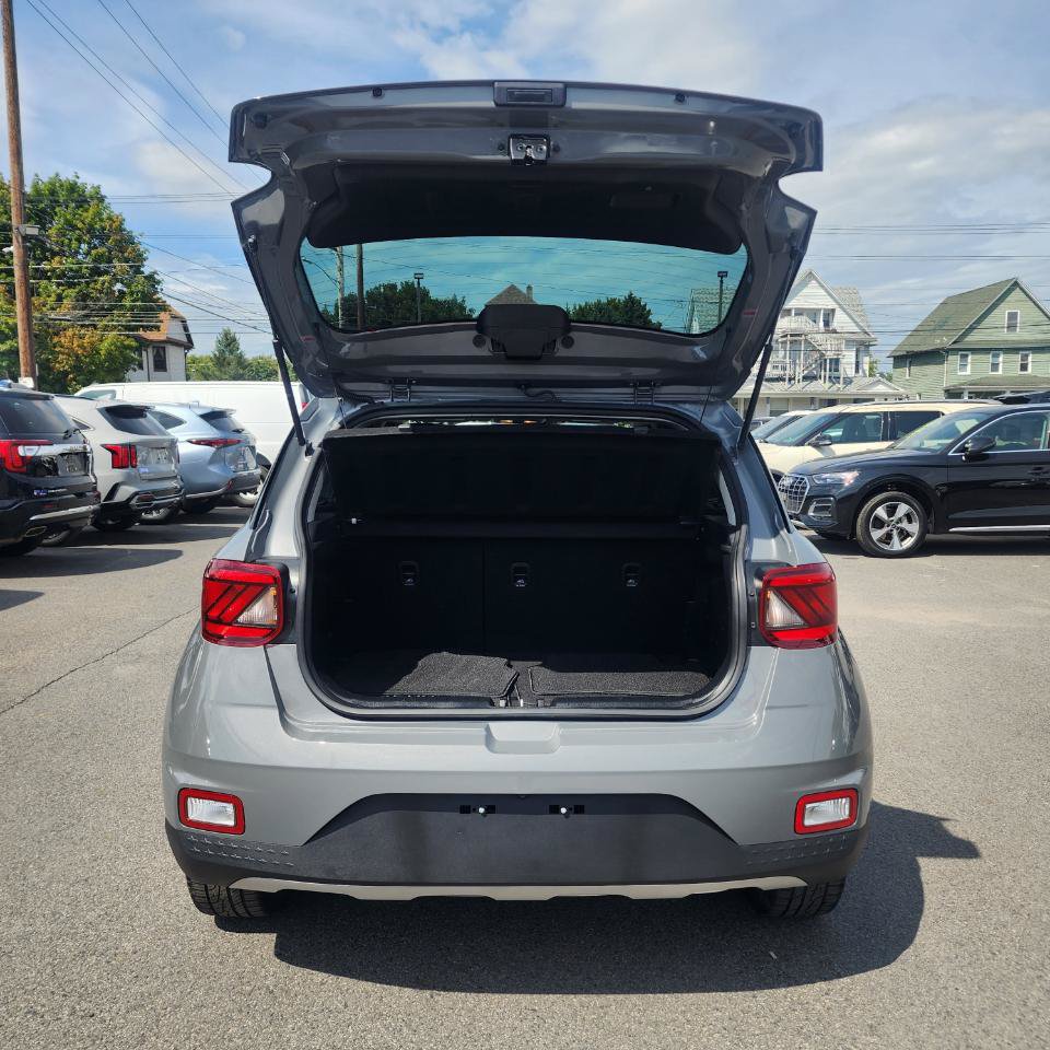 Used 2022 Hyundai Venue SEL w/ Cargo Package FWD image 20
