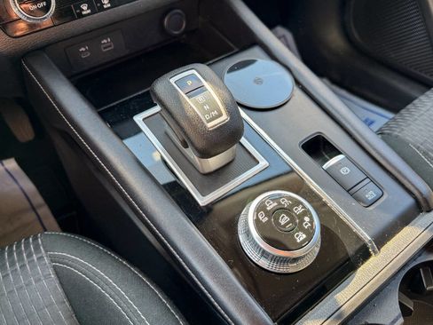 Used 2022 Mitsubishi Outlander ES image 28