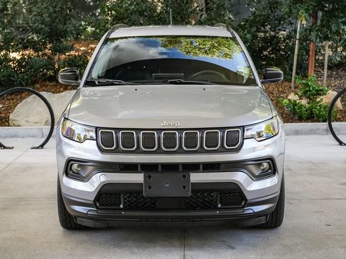 Used 2022 Jeep Compass Latitude AWD/4WD image 2