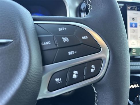 New 2026 Chrysler Pacifica Select image 28