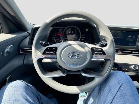 Used 2023 Hyundai Elantra SEL FWD image 11