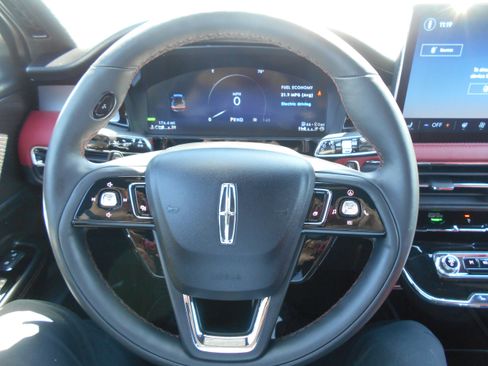 Used 2026 Lincoln Corsair Grand Touring AWD/4WD image 17