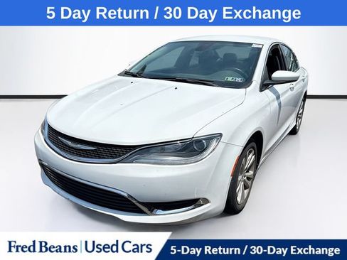 Used 2016 Chrysler 200 Limited FWD image 3