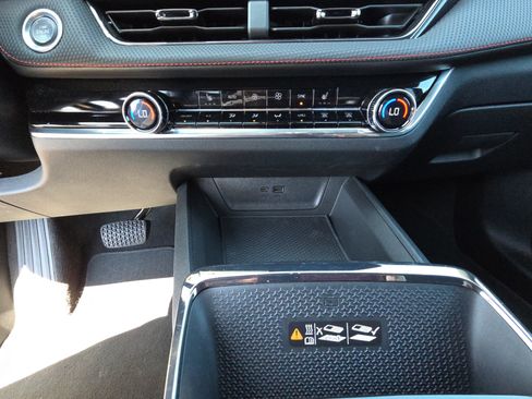 Certified 2025 Chevrolet Equinox RS w/ Safety and Technology Package image 23