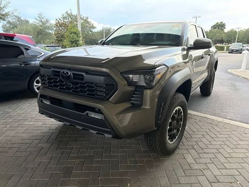 Used 2026 Toyota Tacoma TRD Off-Road w/ TRD Off Road Upgrade Package AWD/4WD image 3