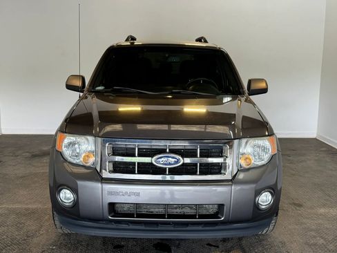 Used 2011 Ford Escape XLT FWD image 2