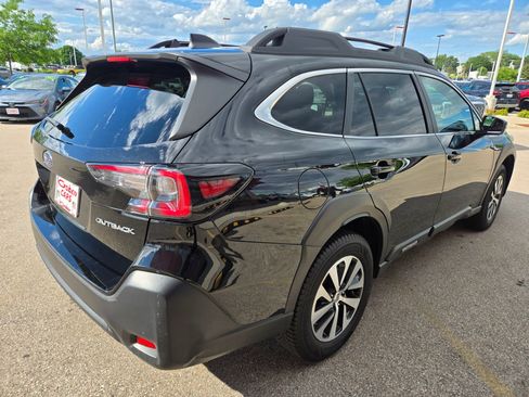 Used 2024 Subaru Outback Premium AWD/4WD image 4