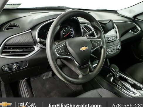 Used 2023 Chevrolet Malibu LT FWD image 4