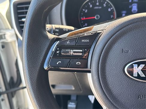 Used 2020 Kia Sportage LX image 32