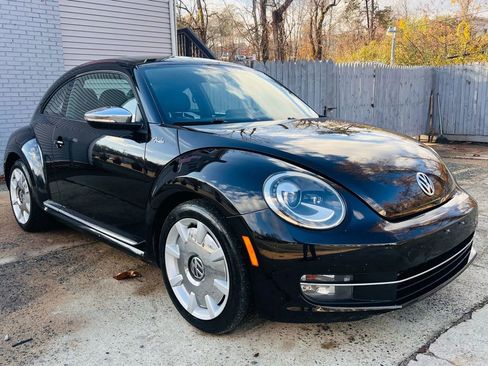 Used 2013 Volkswagen Beetle Turbo image 4