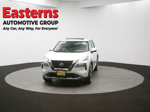 Used 2023 Nissan Rogue SL w/ SL Premium Package image 56