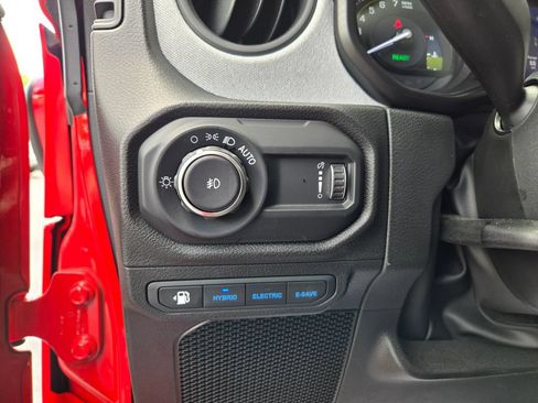 Used 2024 Jeep Wrangler Unlimited AWD/4WD image 16