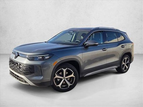 New 2026 Volkswagen Tiguan SE FWD image 1