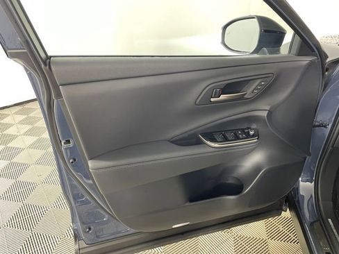 Used 2025 Toyota Crown Signia w/ Advanced Technology Package image 12