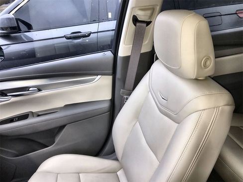 Used 2022 Cadillac XT5 Premium Luxury image 24