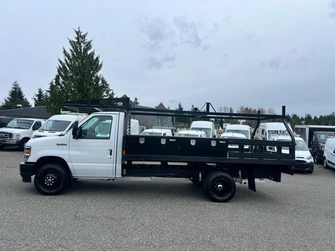 Used 2022 Ford E-450 and Econoline 450 Super Duty RWD image 4
