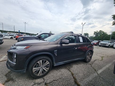 Used 2021 Mitsubishi Outlander Sport SE FWD image 2