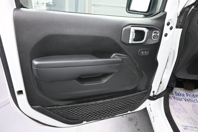Used 2022 Jeep Gladiator Sport AWD/4WD image 12