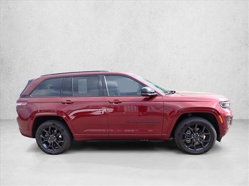 Used 2024 Jeep Grand Cherokee Limited 4xe AWD/4WD image 4