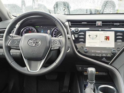 Certified 2018 Toyota Camry XLE image 22