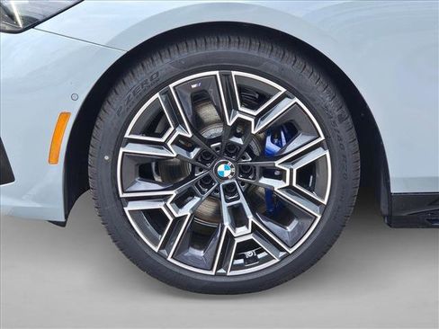 Used 2026 BMW 530i w/ M Sport Package RWD image 18
