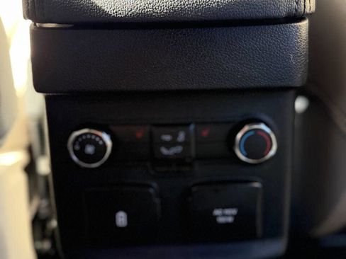 Used 2019 Ford Explorer Limited w/ Ford Safe & Smart Package FWD image 21
