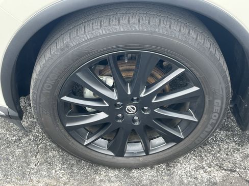 Used 2020 Nissan Murano SL w/ Moonroof Package AWD/4WD image 12