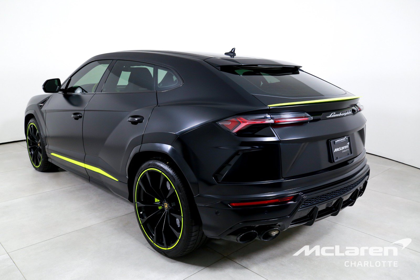 Used 2022 Lamborghini Urus AWD/4WD image 6