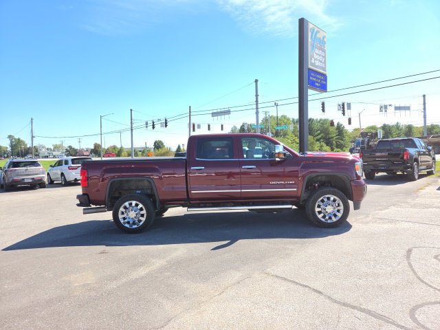 Used 2017 GMC Sierra 2500 Denali w/ Duramax Plus Package AWD/4WD image 7