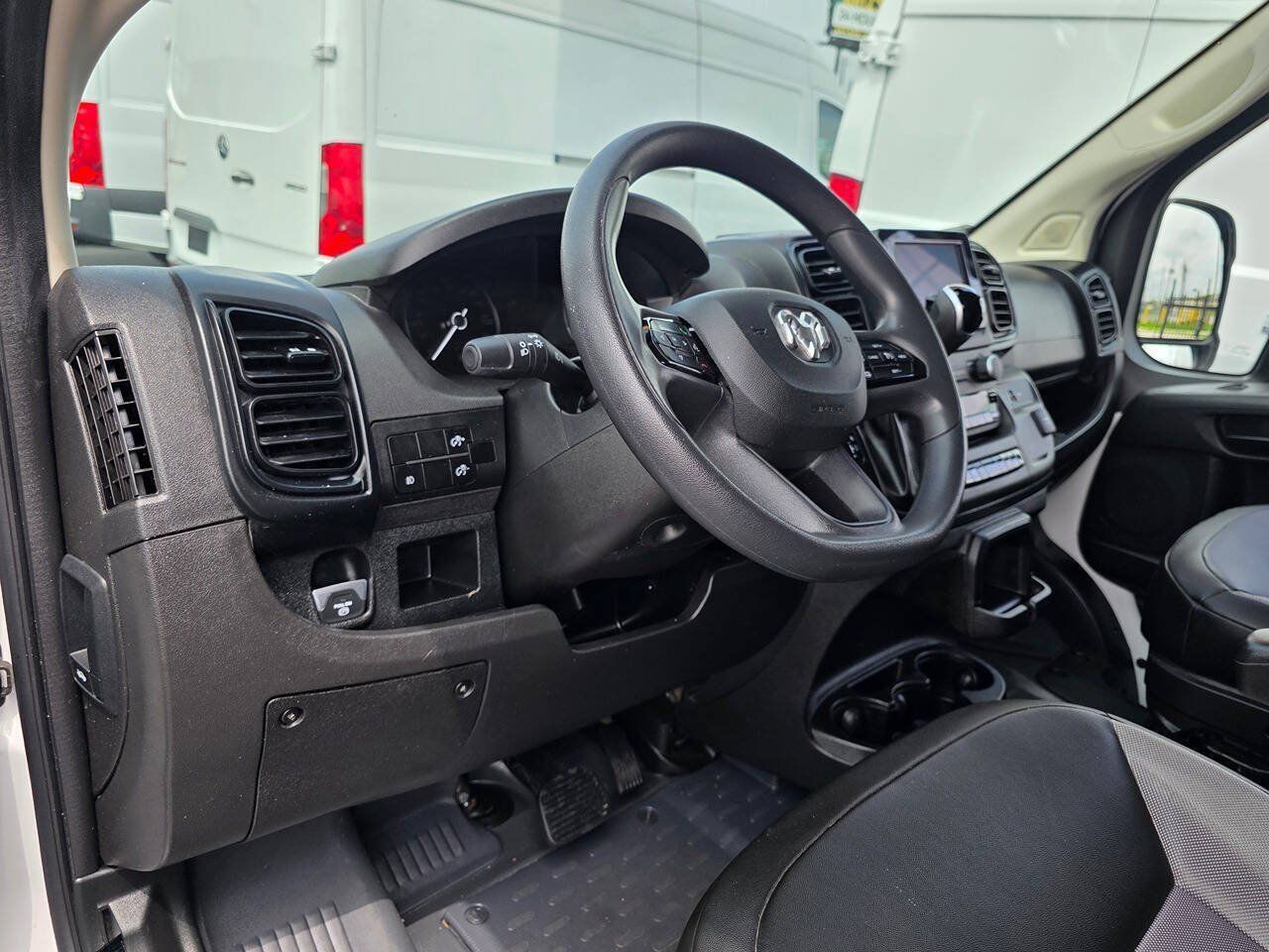 Used 2025 RAM ProMaster 3500 w/ Convenience Group FWD image 15