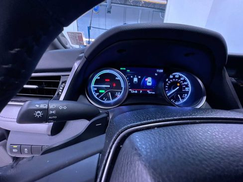 Used 2024 Toyota Camry XSE w/ Navigation Package image 18