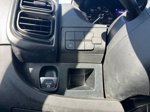 Used 2024 RAM ProMaster 2500 w/ Convenience Group FWD image 18