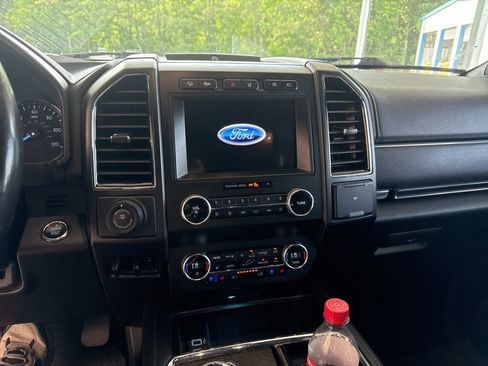 Used 2019 Ford Expedition Limited w/ Special Edition Package AWD/4WD image 7