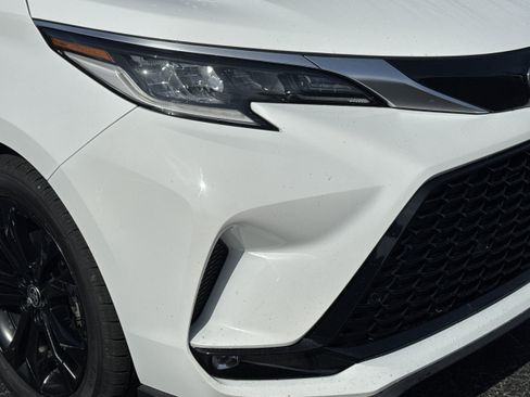 Used 2024 Toyota Sienna XSE FWD image 9