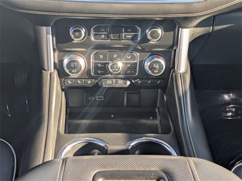 Used 2023 GMC Yukon SLT w/ SLT Premium Package image 19