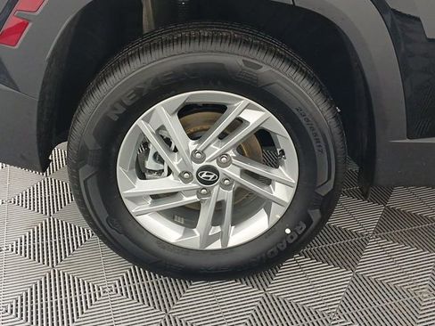 Used 2025 Hyundai Tucson SE image 23