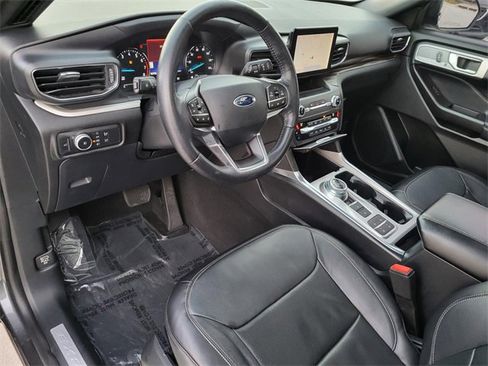 Used 2020 Ford Explorer Limited w/ Class III Trailer Tow Package image 19