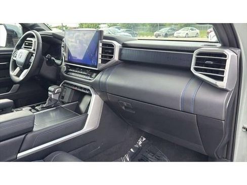 Used 2025 Toyota Tundra Platinum AWD/4WD image 40