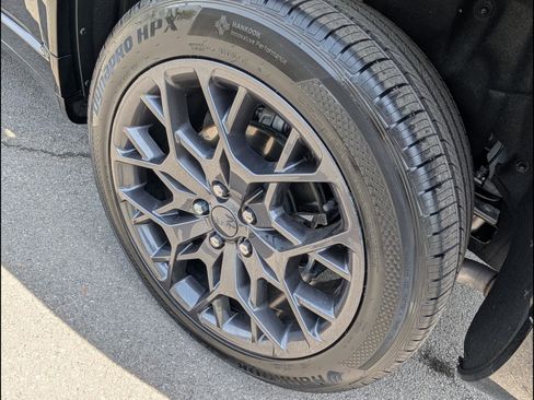 Used 2023 Jeep Grand Cherokee L Summit image 21