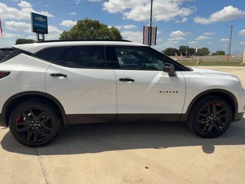 Used 2022 Chevrolet Blazer LT w/ Redline Edition FWD image 9