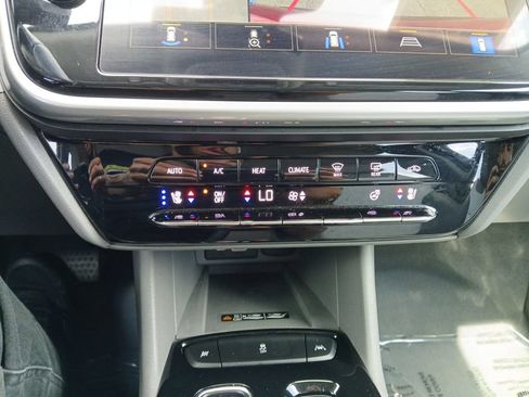 Used 2023 Chevrolet Bolt EUV Premier w/ Super Cruise Package FWD image 25