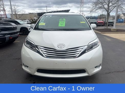 Used 2017 Toyota Sienna Limited Premium image 2