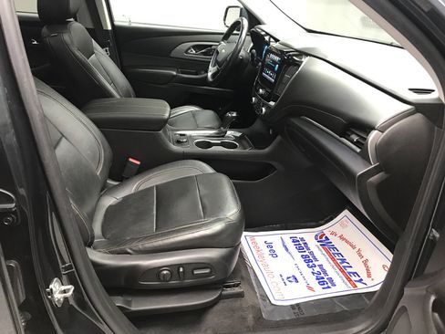 Used 2019 Chevrolet Traverse LT w/ LT Premium Package AWD/4WD image 18