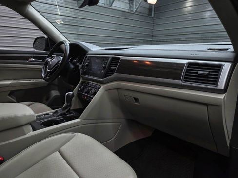 Used 2019 Volkswagen Atlas SE FWD image 12