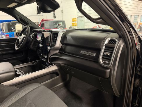 Used 2025 RAM 2500 Big Horn AWD/4WD image 6