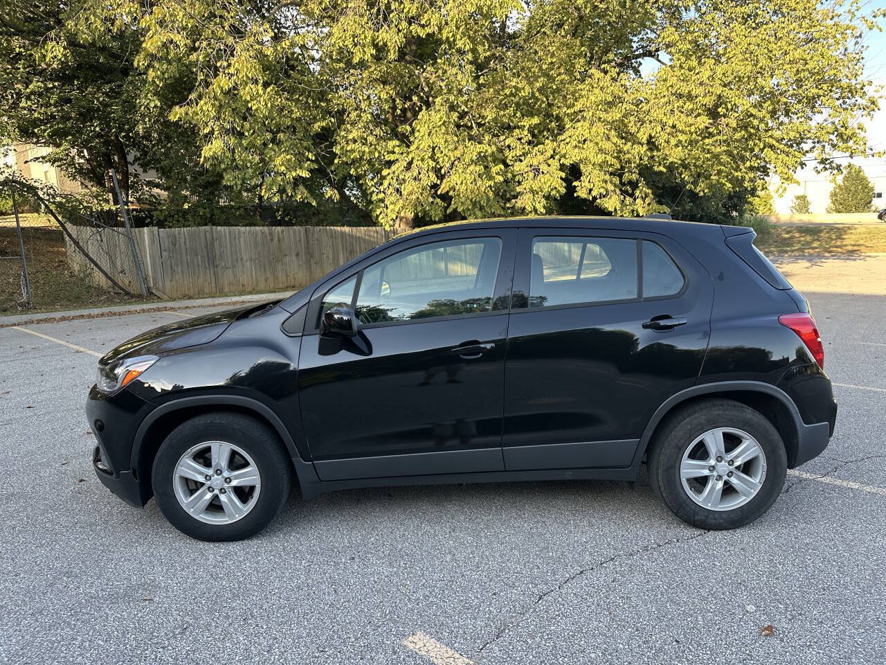 Used 2019 Chevrolet Trax LS FWD image 3