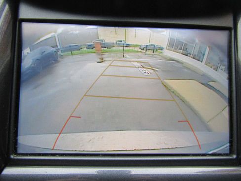 Used 2018 Chevrolet Impala LT image 13