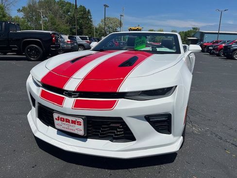 Used 2016 Chevrolet Camaro SS image 2