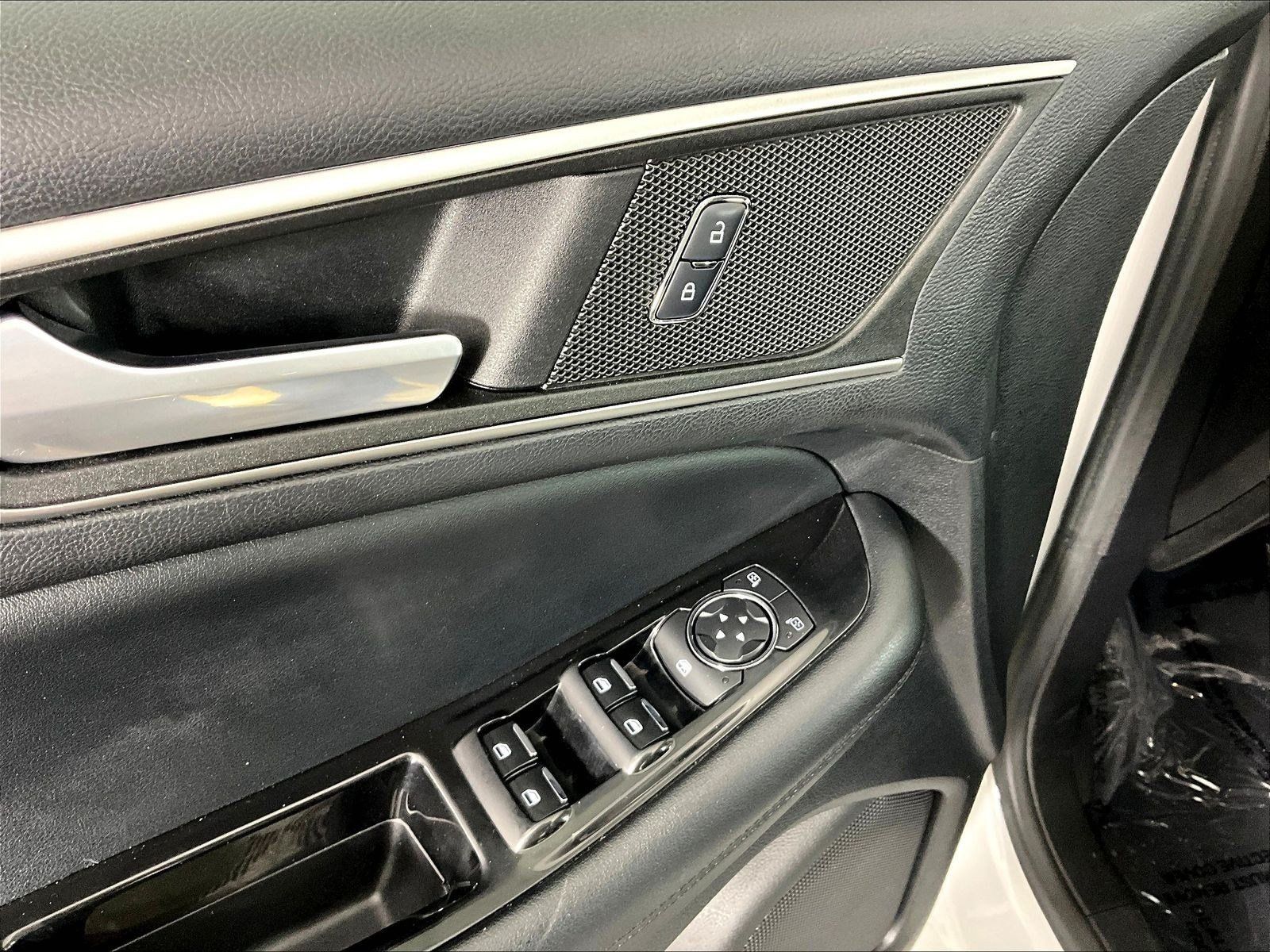 Used 2015 Ford Edge SEL w/ Equipment Group 201A AWD/4WD image 35