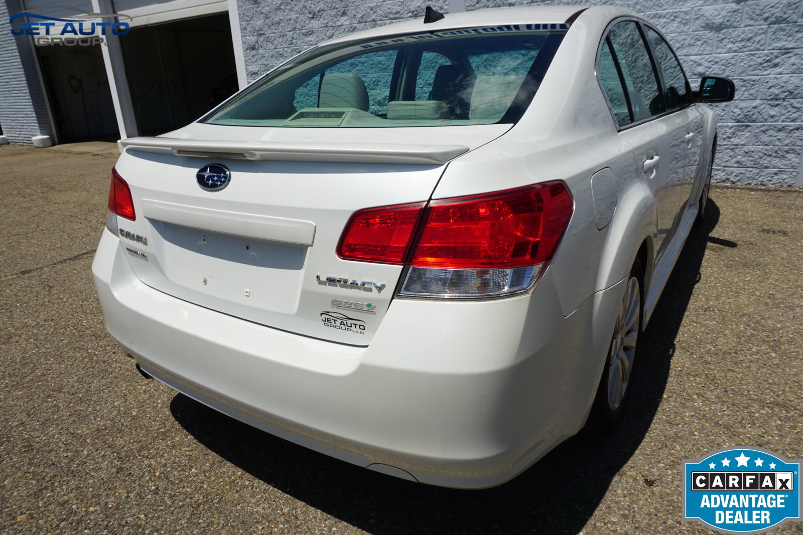 Used 2011 Subaru Legacy 2.5i Limited w/ Appearance Package 1H AWD/4WD image 11